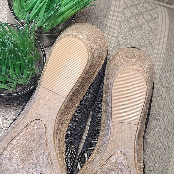 White Mountain Peep Toe Wedge - Picture 6 of 13